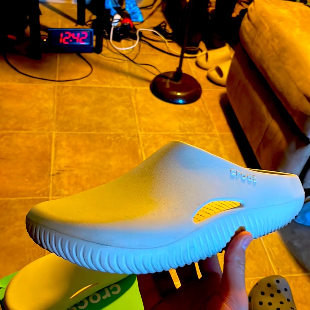 crocs
